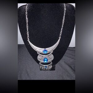Beautiful, Silver and Blue NECKLACE & EARRING SET. Multi-layer.